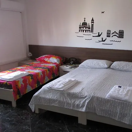 Bella Calabria Hostel *